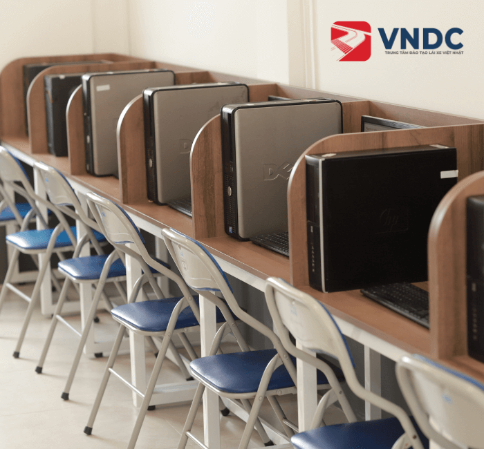 Dàn máy tính hiện đại tại VNDC